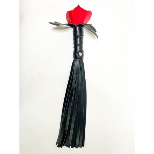 Черная кожаная плеть с красной лаковой розой в рукояти - 40 см. (черный с красным)