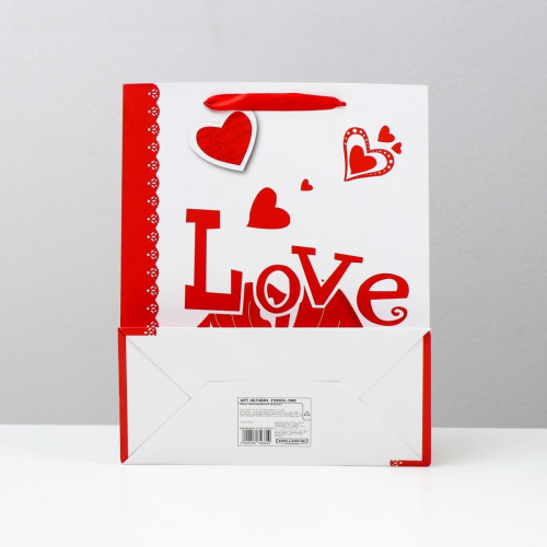 Бумажный пакет «Любовь» - 26 х 32 см. (белый с красным)