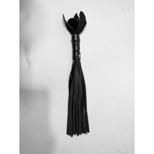 Черная кожаная плеть с лаковой розой в рукояти - 40 см. (черный)