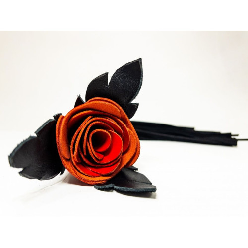 Черная замшевая плеть с красной лаковой розой в рукояти - 40 см. (черный с красным)