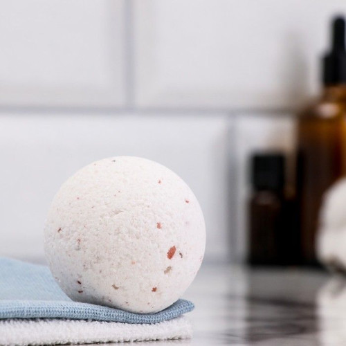 Бомбочка для ванны из гималайской соли с эфирным маслом мяты - 140 гр.