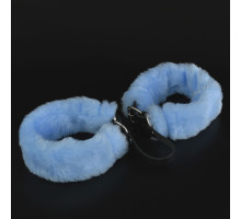 Черные кожаные оковы со съемной голубой опушкой (черный с голубым)