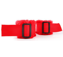 Красные меховые наручники на регулируемых черных пряжках (красный)