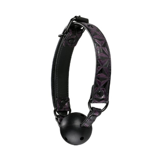 Пластиковый кляп-шар с отверстиями для дыхания и фиксирующими полиуретановыми ремнями (фиолетовый с черным)