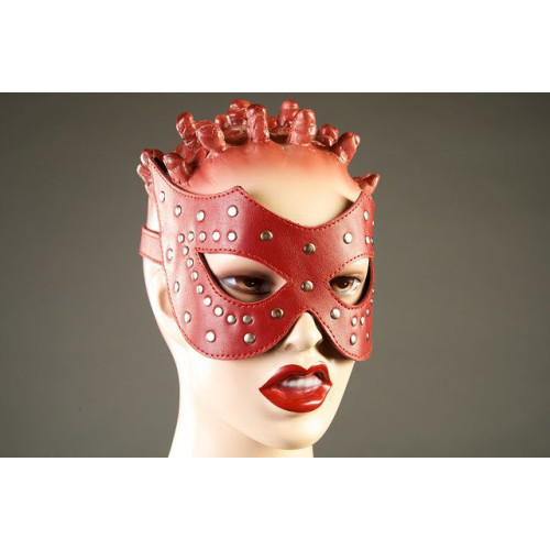 Красная кожаная маска с заклёпками (красный)