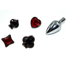 Набор из серебристой анальной пробки из нержавеющей стали и 4 кристаллов в форме мастей - 7,6 см. (черный с красным)