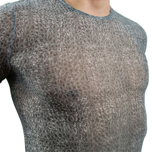 Мужская футболка в облипку с рисунком змеиной чешуи (серый|L)