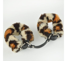 Черные кожаные наручники со съемной леопардовой опушкой (черный с леопардовым)