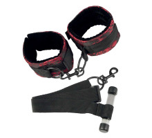 Атласные наручники с фиксацией на двери Scandal Over the Door Cuffs (красный с черным)