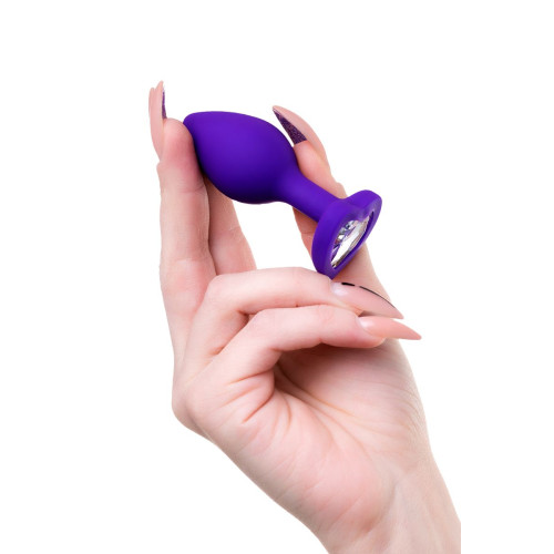 Фиолетовая анальная втулка с прозрачным стразом-сердечком - 7 см. (фиолетовый)