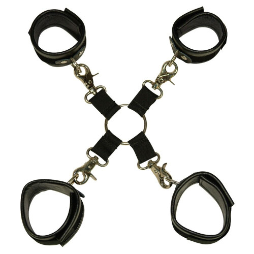 Чёрная бондажная фиксация: крестовина, наручники и оковы (черный)