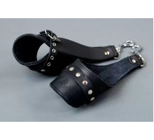 Чёрные кожаные наручники для подвешивания (черный)