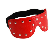 Красная кожаная маска на глаза с клёпками и велюровой подкладкой (красный)