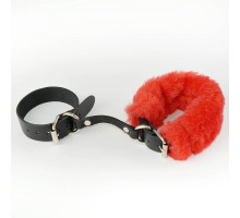 Черные кожаные наручники со съемной красной опушкой (черный с красным)