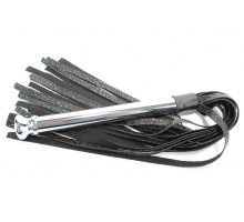 Черная плетка с металлической ручкой - 43 см. (черный с серебристым)