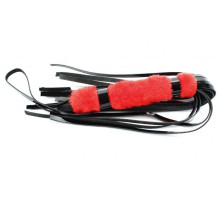 Черная лаковая плеть с красной меховой рукоятью - 44 см. (черный с красным)