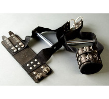 Чёрные наручники с хромированной трубкой для подвешивания (черный)
